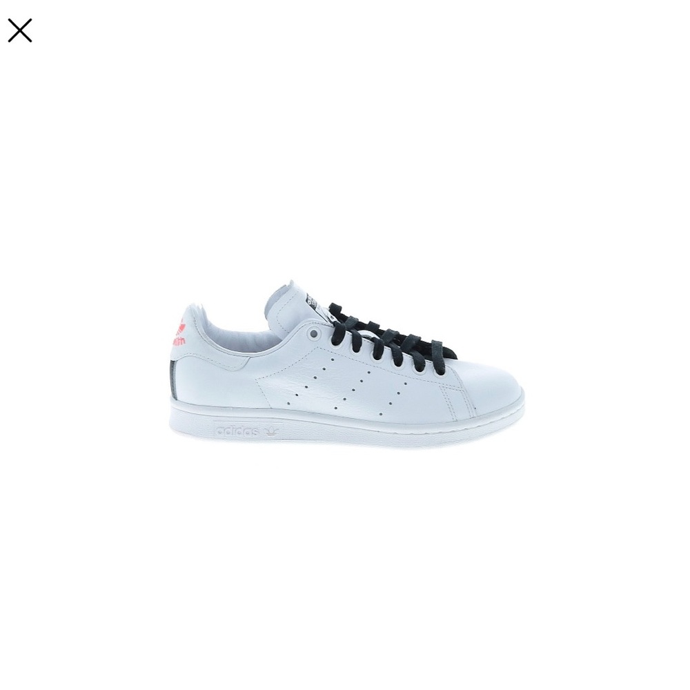 NWT Stan Smith Adidas Black and White leather Sneakers